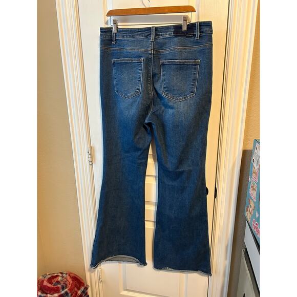 Risen Dark Washed Bootcut Jeans Inseam 32 Western Raw Hem - Picture 2 of 7